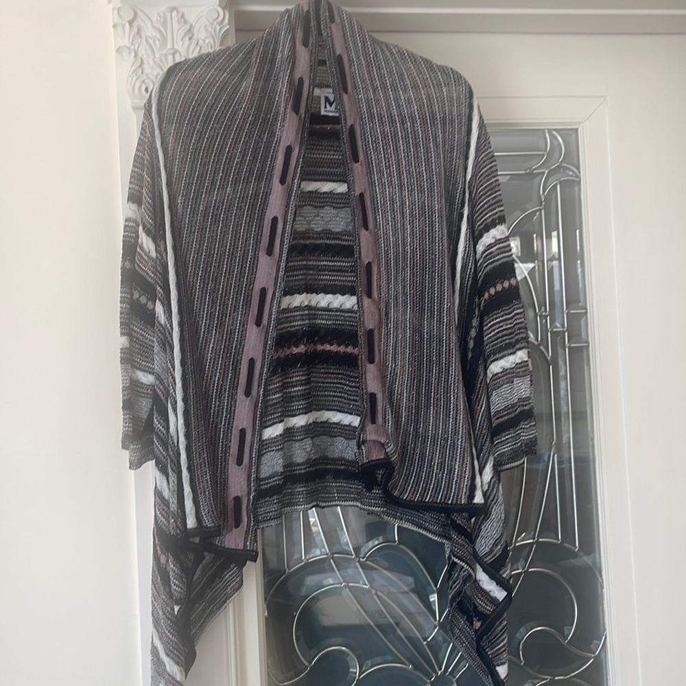 Missoni Cardigan Knit Top Metallic Shimmer 3 Quarter Sleeve
Size 6